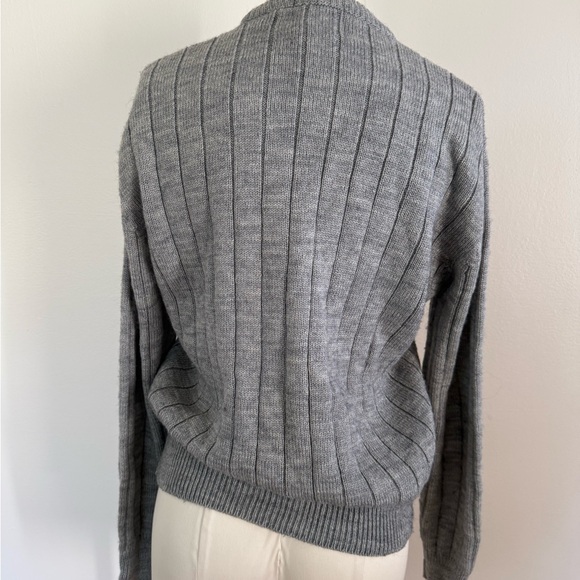 🤎 Vintage Campus Cable Knit Cardigan | Gray Grandpa Sweater | Button Front - Picture 5 of 5